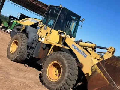 Pá Carregadeira Komatsu, WA 320, Ano 2008 — foto do anúncio