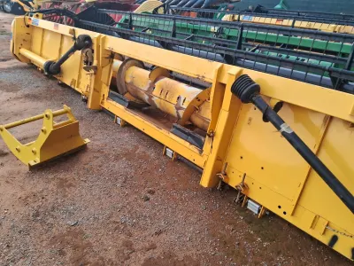 Plataforma New Holland, Caracol 30 Pés, Ano 2017 e 2019 — foto do anúncio