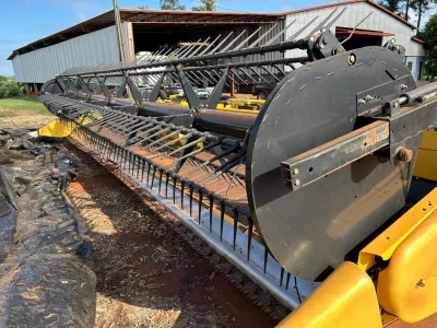 Plataforma New Holland, 30 Pés Draper, Ano 2018 — foto do anúncio