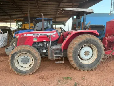 Trator Massey Ferguson, modelo 4275, Ano 2014 — foto do anúncio