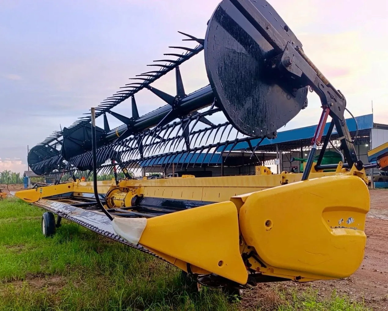 Plataforma New Holland, 40 Pés Draper, Ano 2012/13, foto principal do anúncio