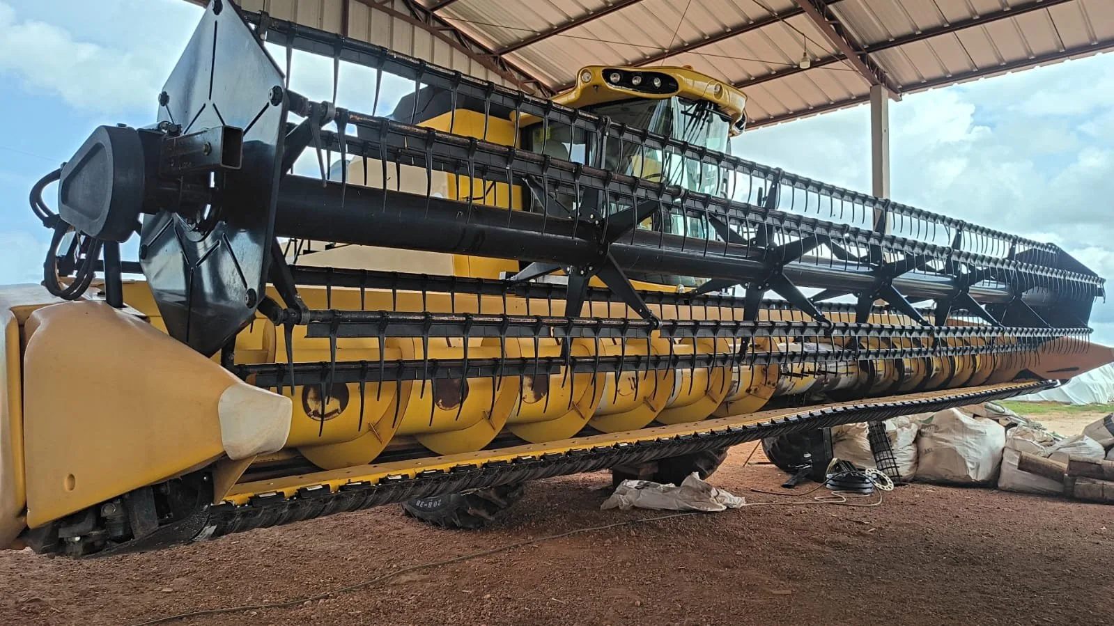Plataforma New Holland, caracol 30 pés, Ano 2016, foto principal do anúncio