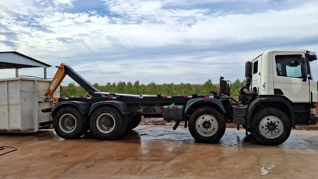 Caminhão Scania P420, Bi-Truck, 8X4, Roll-On Roll-Off, foto principal do anúncio