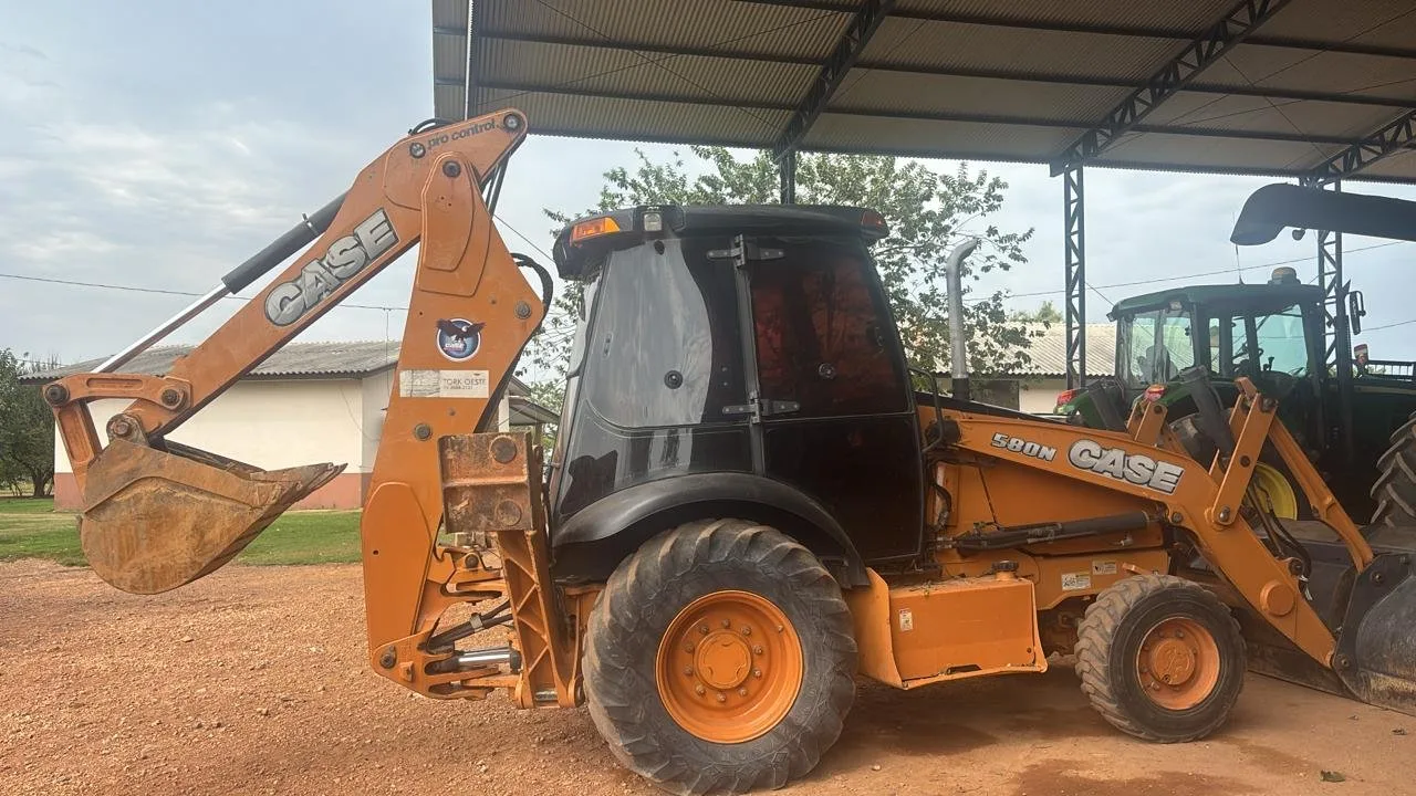Retroescavadeira Case, 580N, Ano 2014, foto principal do anúncio