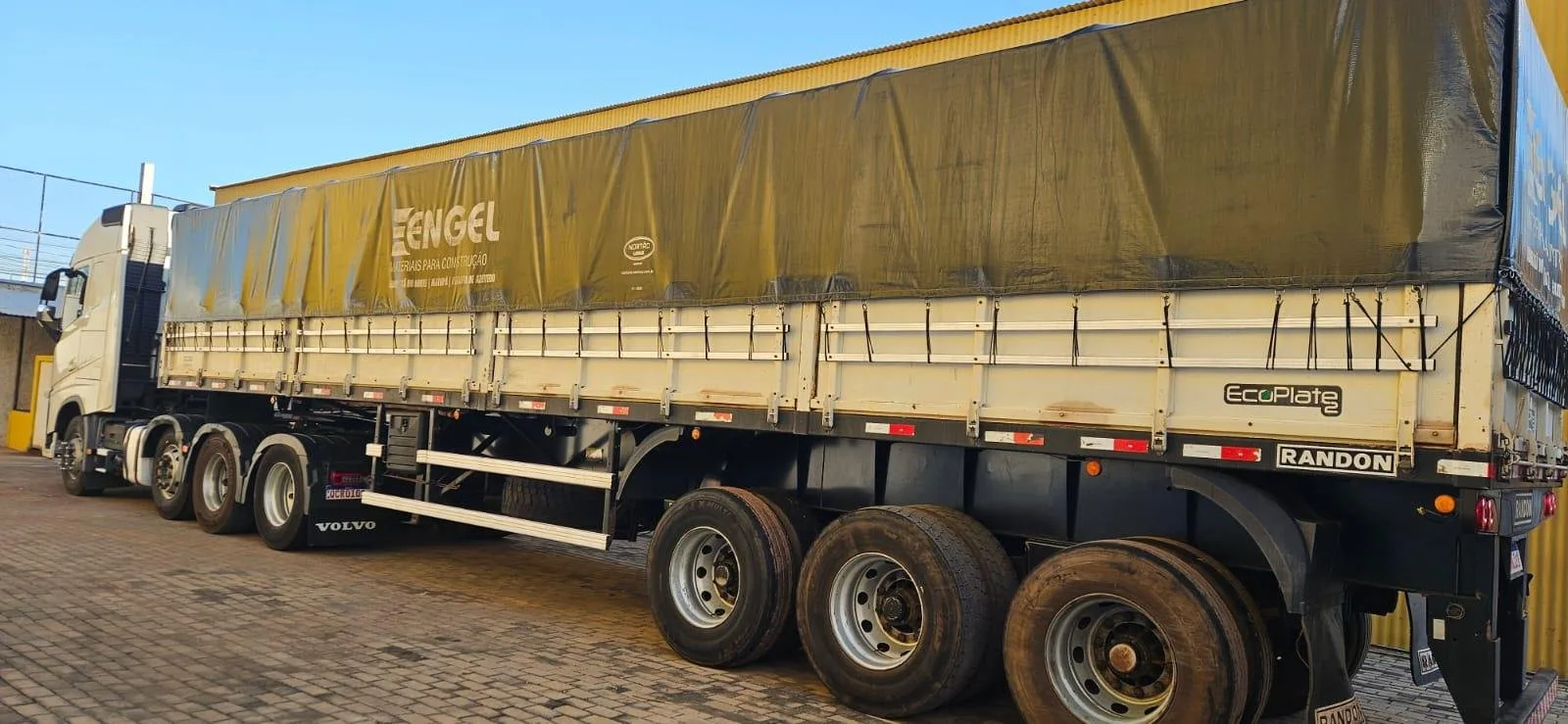Volvo FH-540, 8X2, Ano 2017/18 / Carreta Graneleiro – Semi-reboke Randon, Ano 2018, foto principal do anúncio
