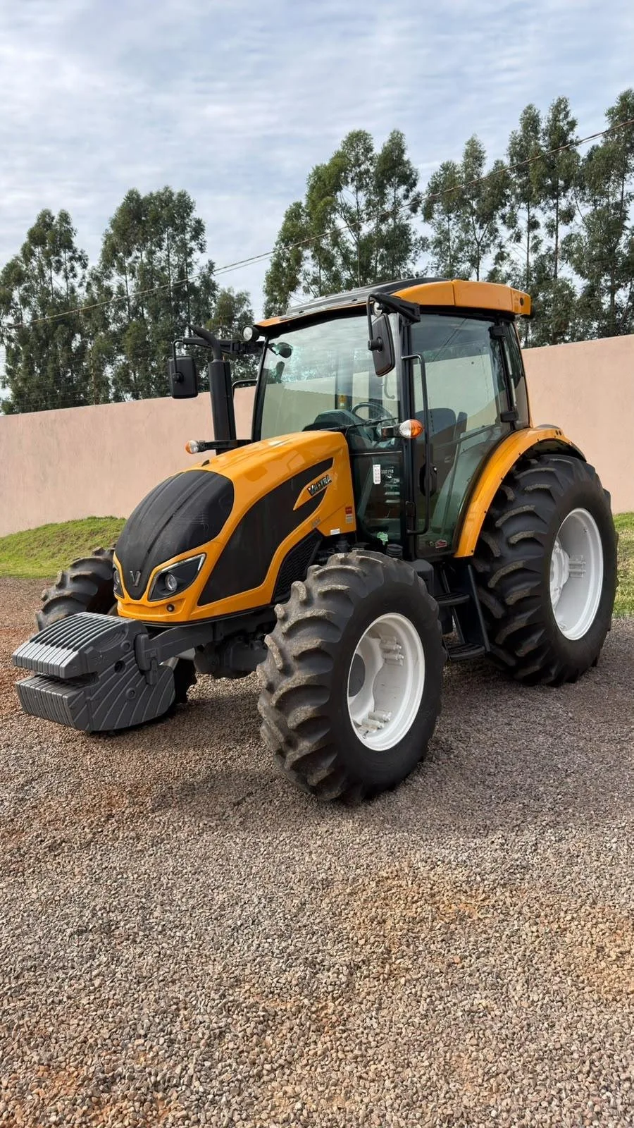 Valtra A104, ano 2020, foto principal do anúncio